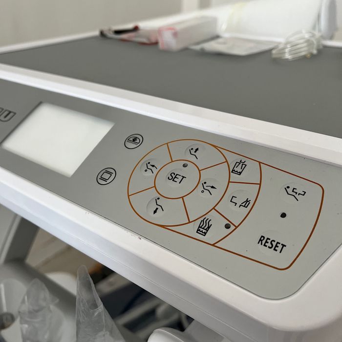 Стоматологична машина FUJI DENTAL TS-9170.6 NEW LED с долно окачване