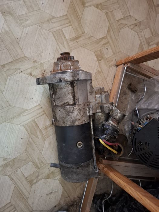 Продам стартер на погрузчик фронтальный б/у