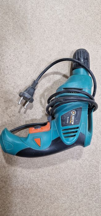 Дрель. Б/у. В хорошем рабочем состоянии