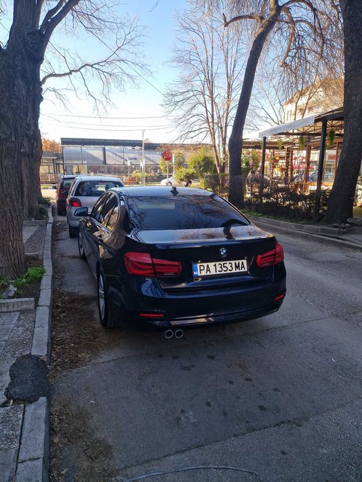 Автомобил BMW 320