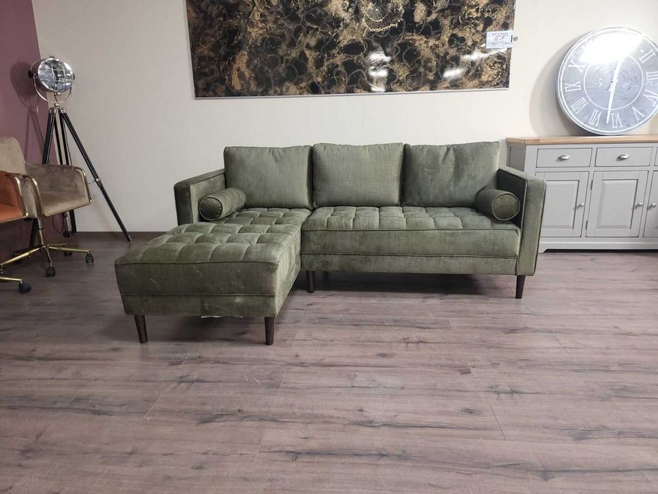Зелен ъглов диван от плат с лежанка