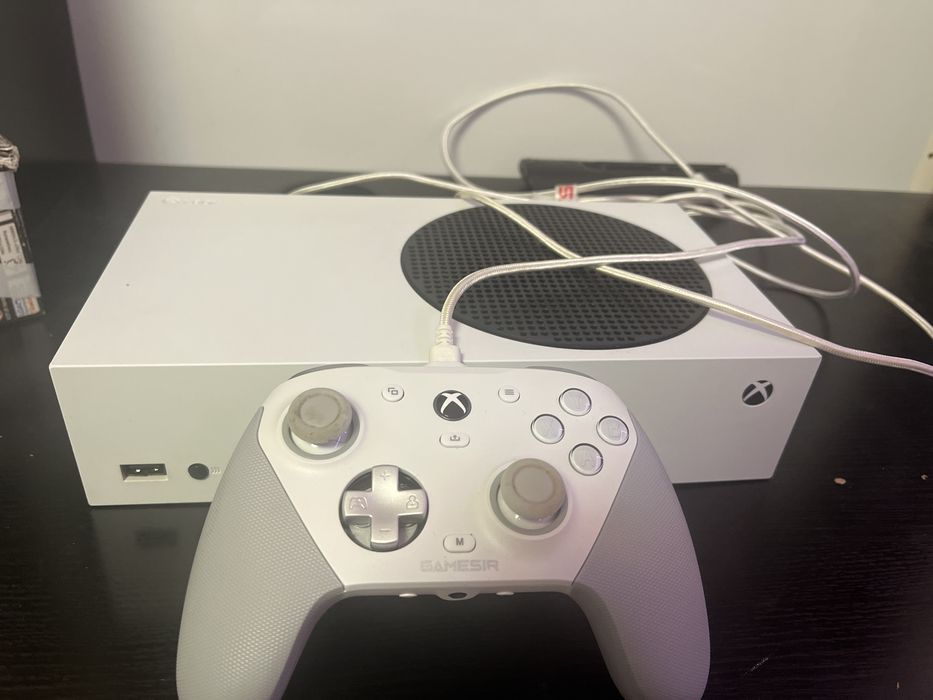 Xbox series s cu cutie