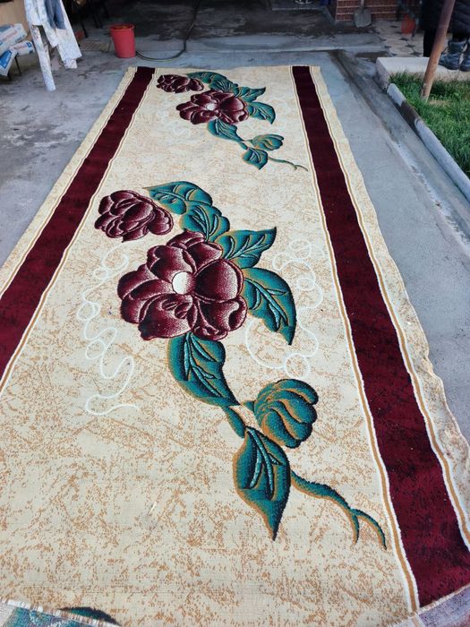 Продаётся ковёр новый