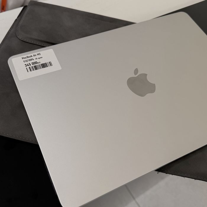 MacBook Air M2•8GB•512GB