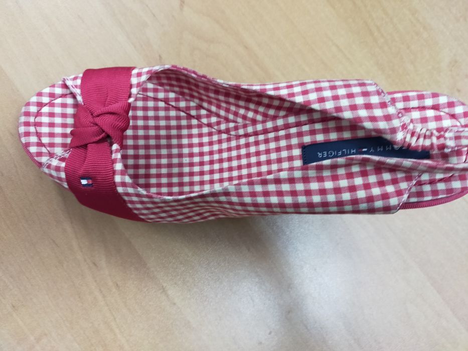 Продам босоножки