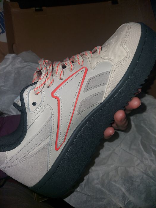 Кроссовки Reebok 25 тыс.