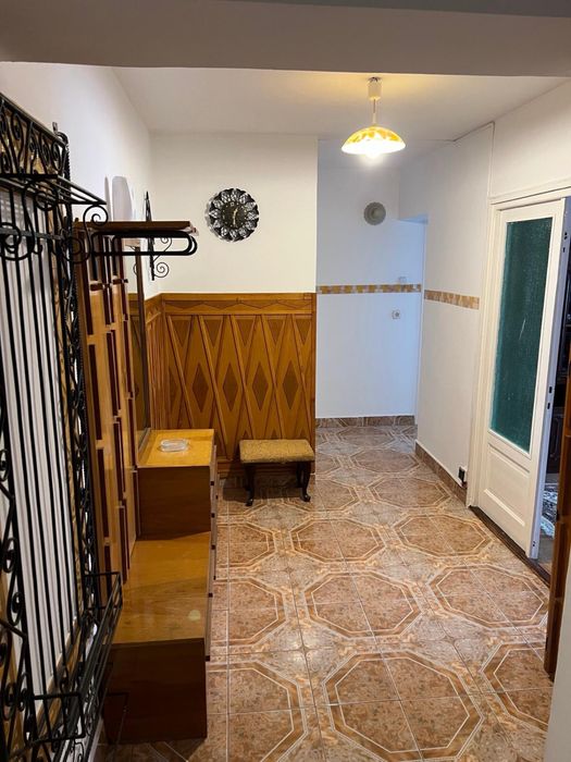 Apartament 3 camere Ultracentral deasupra la cofetaria Select