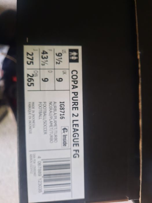 Чисто нови бутонки Адидас