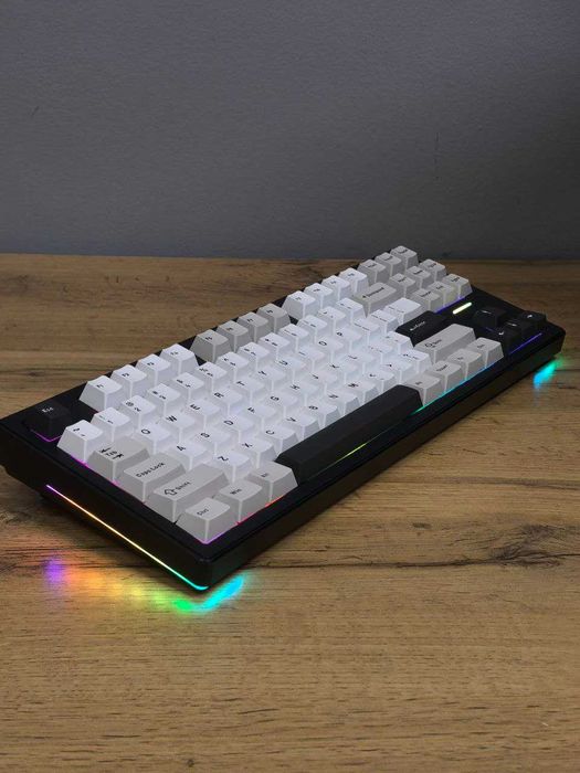 клавиатурa новый , с RGB