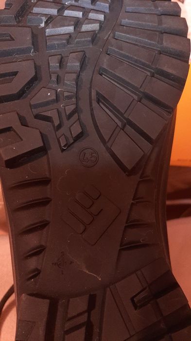 Bocanci protectie Volt. Made in Portugal.marimea 45