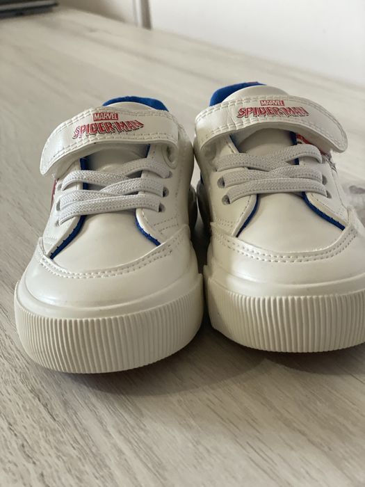 Adidasi Marvel m 23