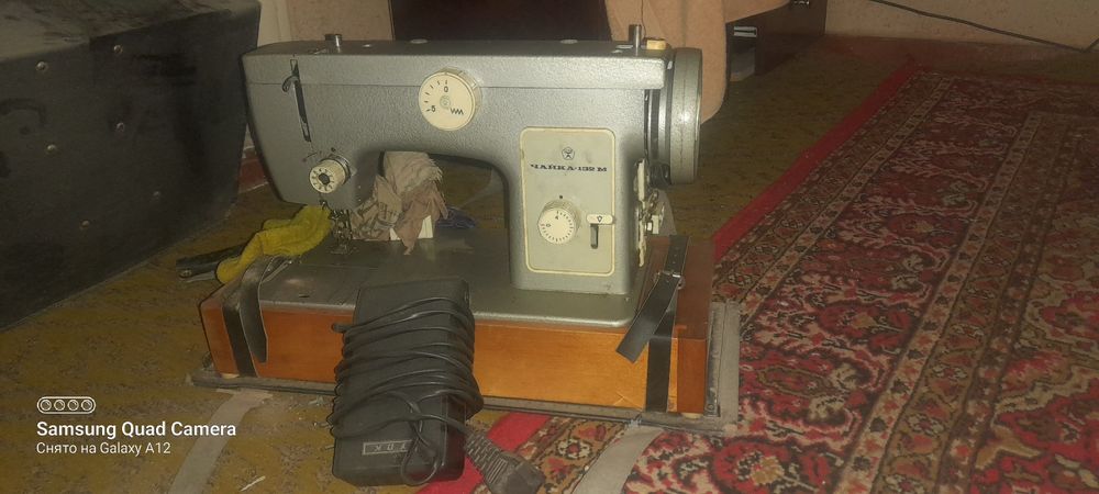 Швейная машина Чайка