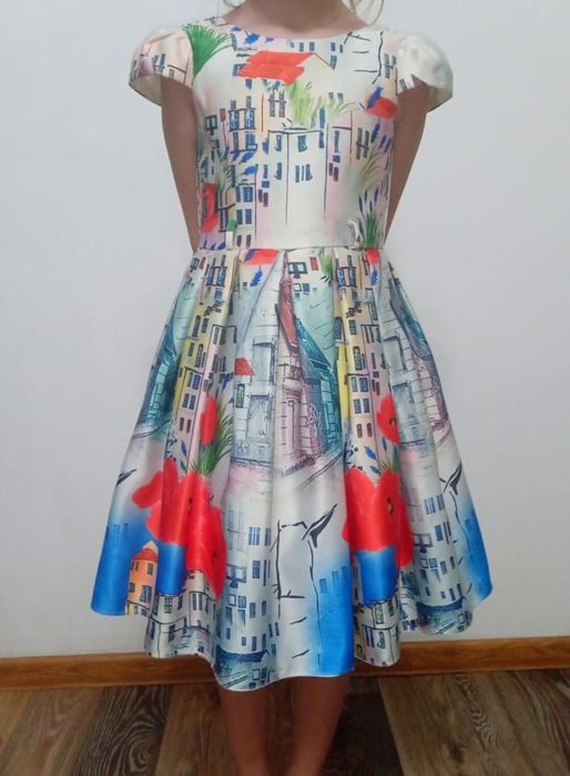 Нарядные платья продам