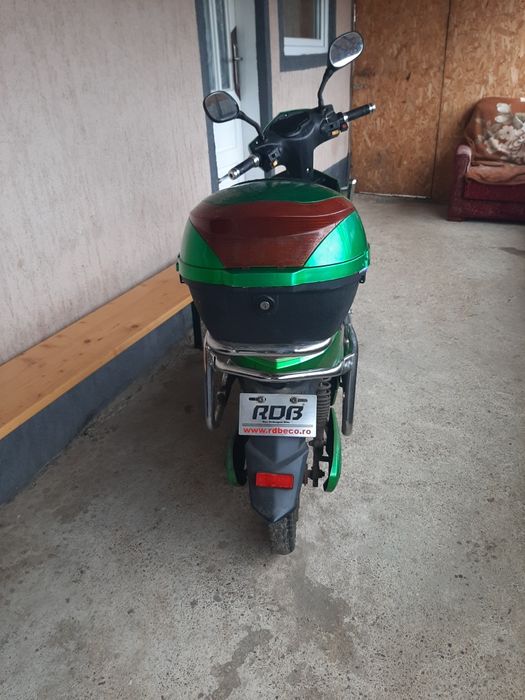 Vand scuter electric