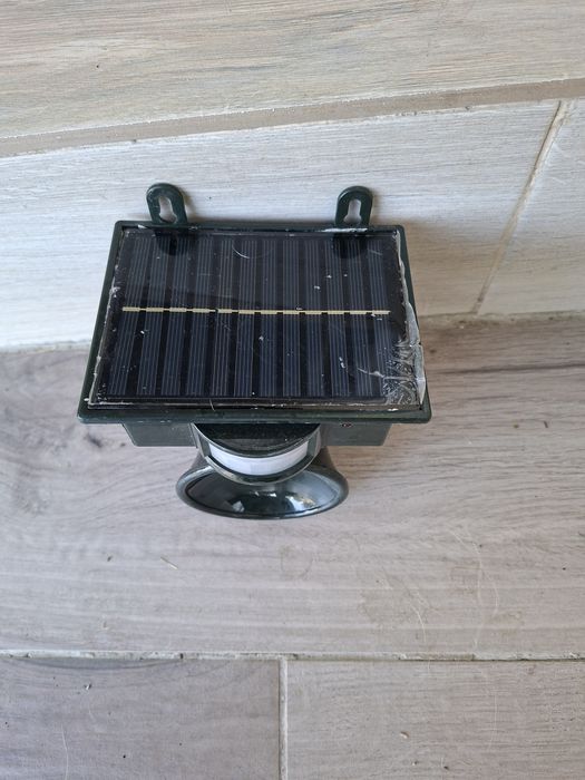 Dispozitiv cu Ultrasunete de Repulsie Pisici / Rozătoare Solar 5m