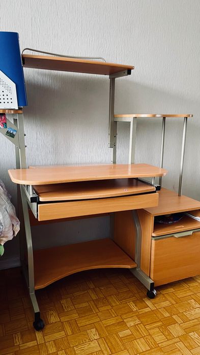 Компьютерный стол