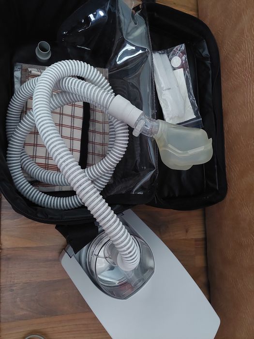 Aparat de apnee cu umidificator Fisher & Paykel hc 221, folosit putin