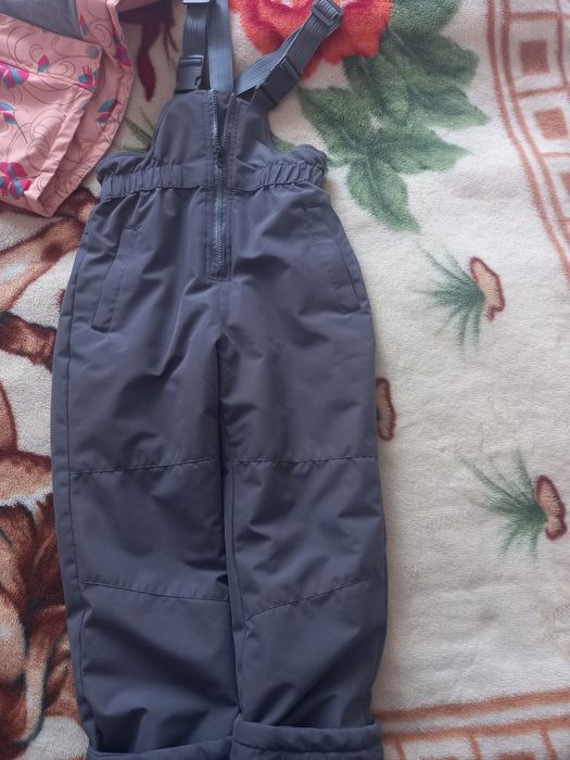 Продам комбинезон для девочки