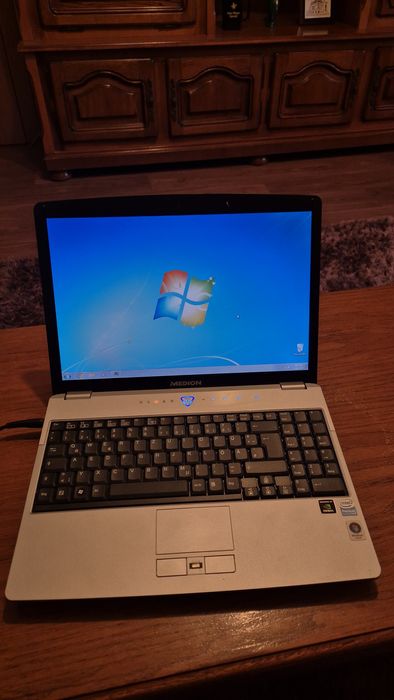 Laptop MEDION Akoya WIM 2180 MD 96630 4GB Ram placa video dedicata