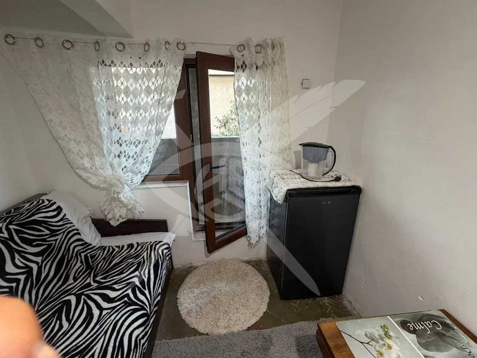 Дава се под наем Едностаен апартамент в Варна, Център - 20 кв.м за 230 € - Снимка #2