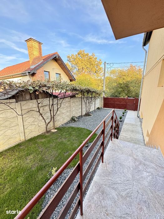 Garsoniera vis-a-vis de aleea parcului cu priveliste la padure