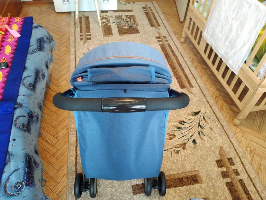 Детская коляска для малышей