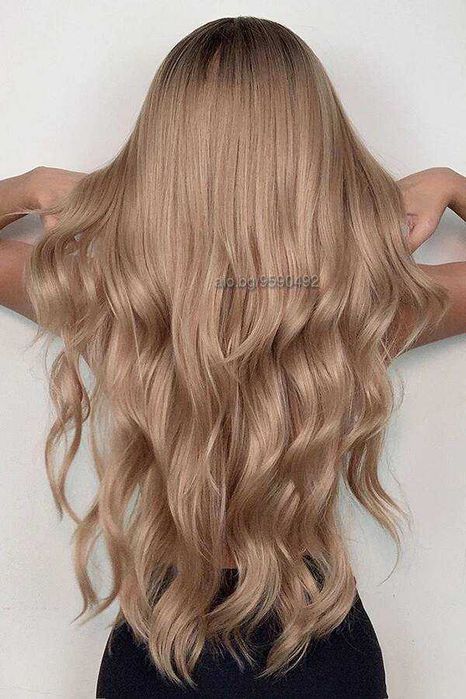 Дълга омбре тъмно руса чуплива перука с тъмни корени