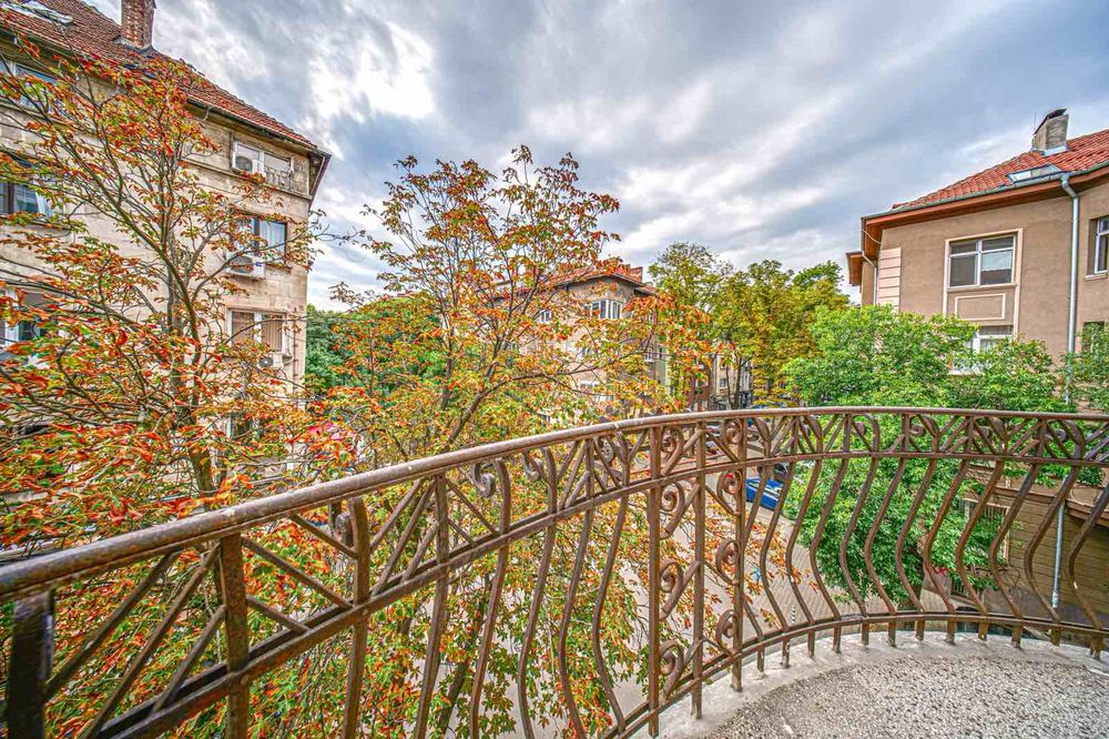 Продава се Тристаен апартамент в София, Център - 110 кв.м за 2759 €/кв.м - Снимка #9