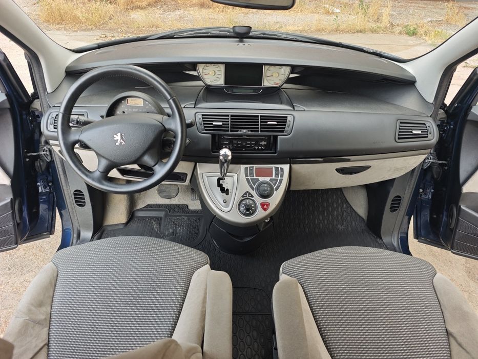 Peugeot 807 Premium 2.0hdi, 163cp, automat, navi, xenon, alcantara, scaune electrice și încălzite, roti iarna și vara, webasto, 7 locuri, euro 5