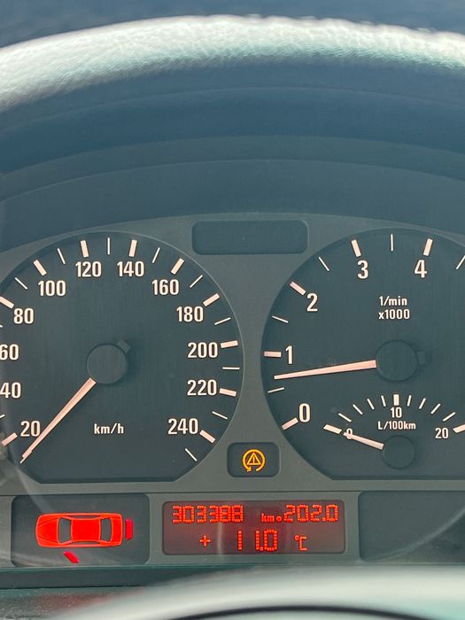 BMW 320i e46 седан