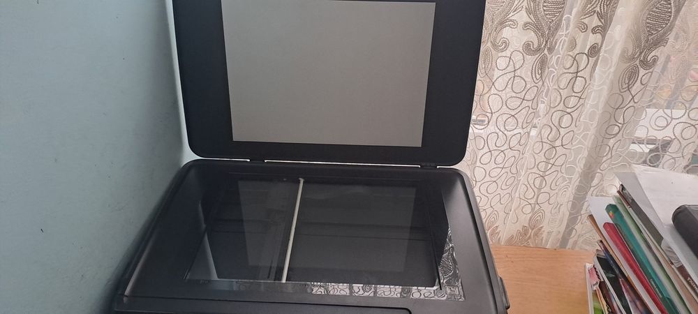 Vând model imprimantă HP ENVY Photo 6230 All-in-One.