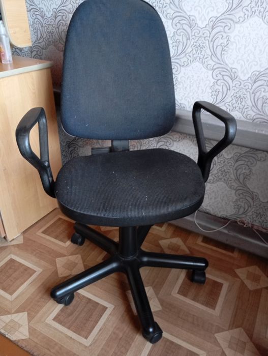 Кресло офисное продам