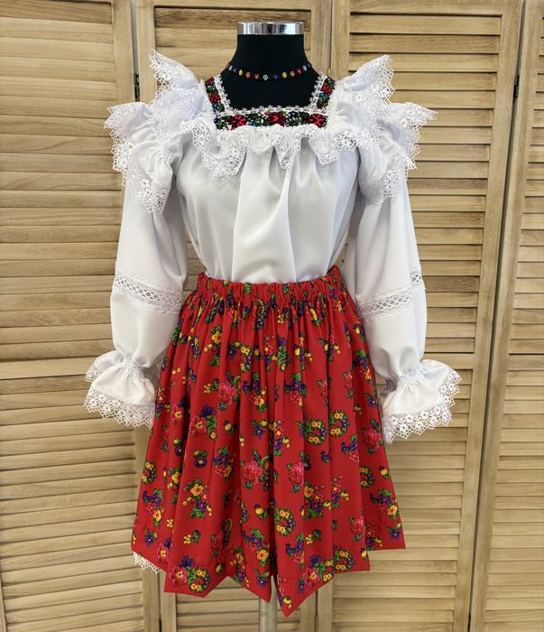 Costum traditional/popular pentru femei de Maramures