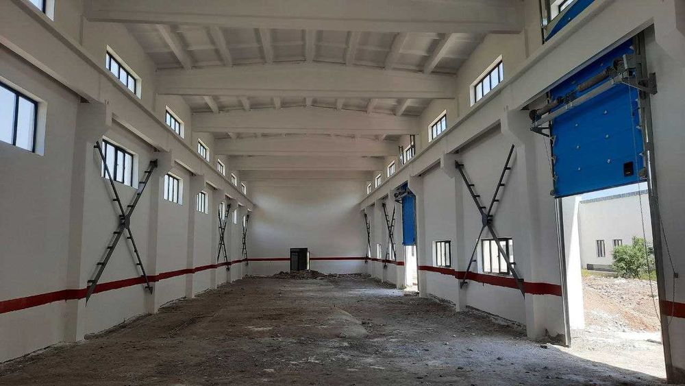 Сотилади ангар цех фабрика завод ишлаб чиқариш ва хизмат курсатиш учун