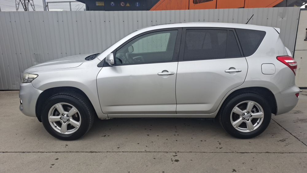 TOYOTA RAV4 2010 — imagine 3