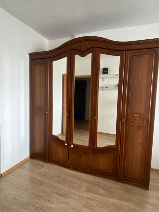 Продам срочно Спальный шкаф