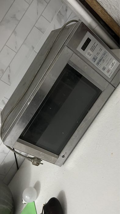 Продается микроволновая печь LG
