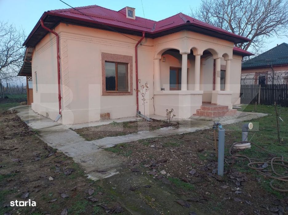 Casa renovata in Piscu Sadovei, 70 mp utili, 2200 mp curte