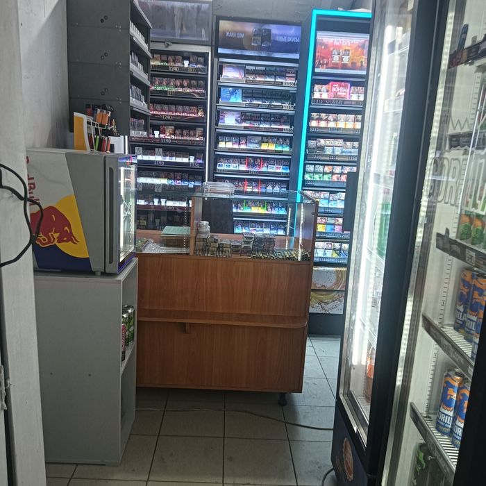 Продам шкаф для магазина