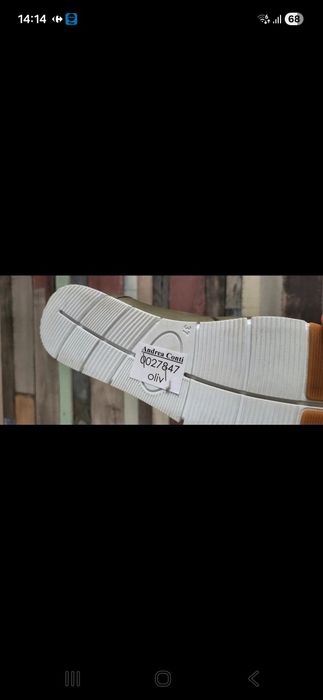Vând pantofi sport