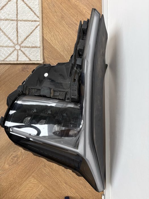 Продам оригинальные фары от Kia Sorento, б/у.