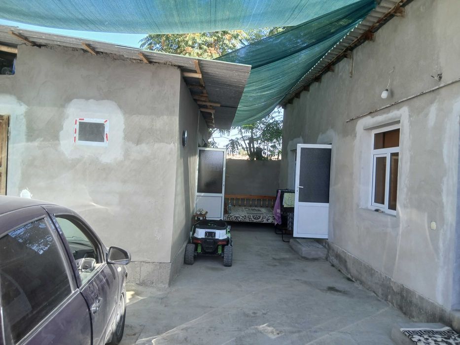 Уй сотилади Чинозда Кургонча