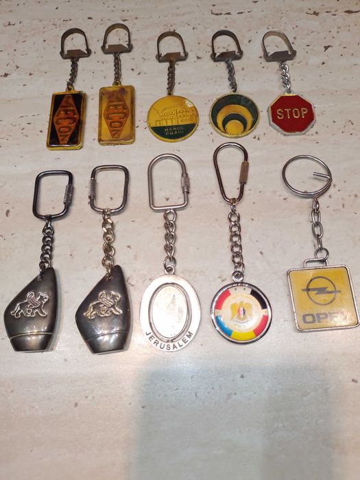 Brelocuri diverse anii ”60 - ”70