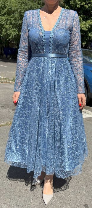 Rochie eleganta cu broderie