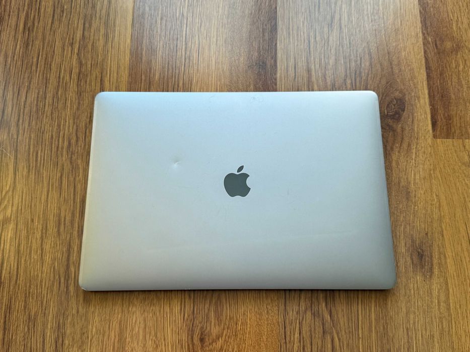 15.4' Core i7 Apple MacBook Pro Late 2016 SG TouchBar 16GB RAM/512GB SSD/Radeon Pro 460 4GB/Бат 4ч