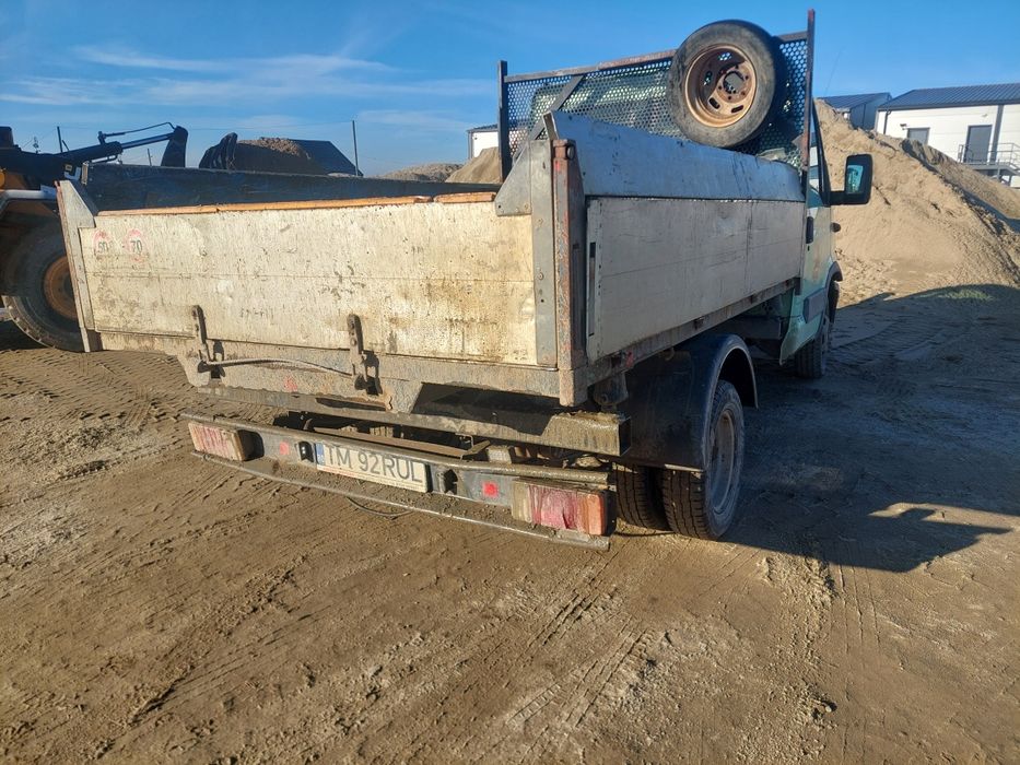 Iveco basculabil pe cutie