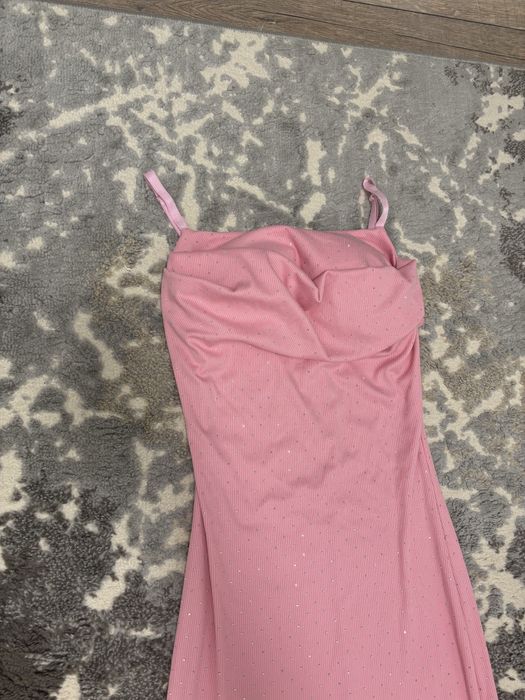 Rochie roz cu pietricele ,noua,mulata