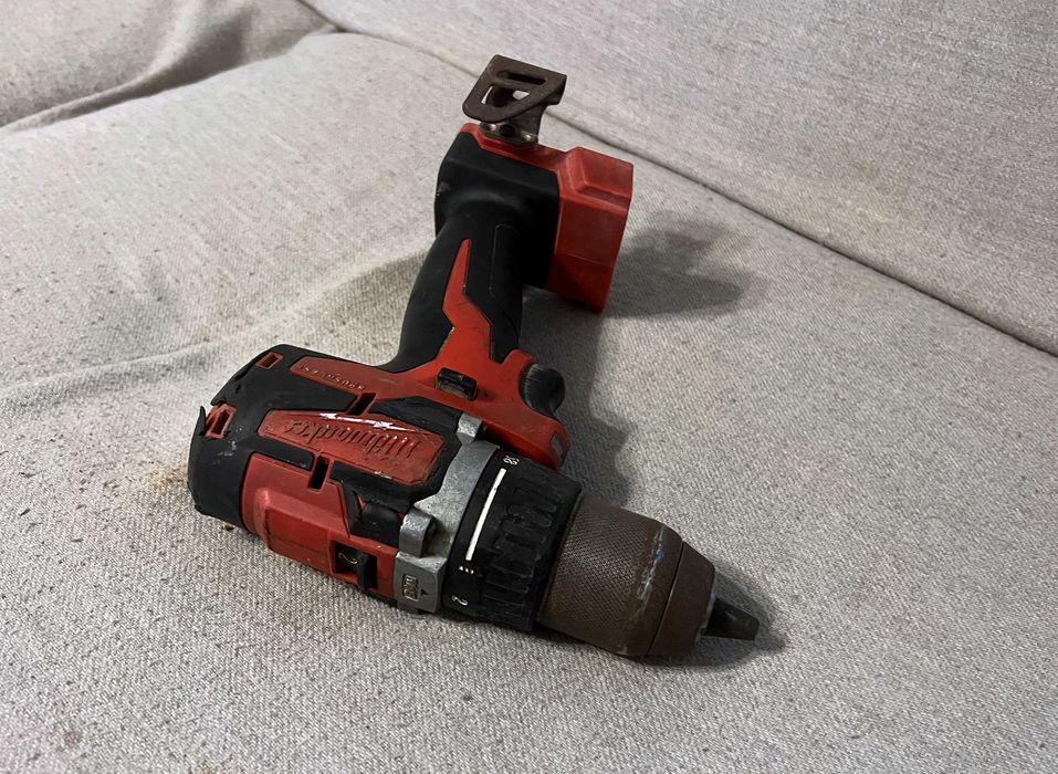 Masina de gaurit Milwaukee M18 Heavy Duty 18V mandrina metal