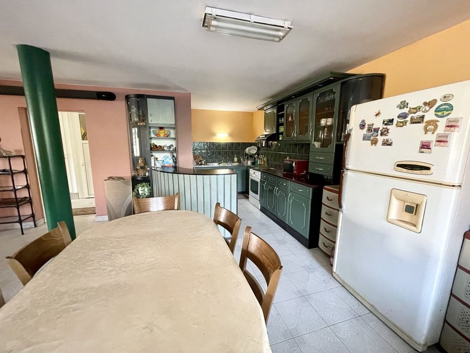 Самостоятелна къща под наем гр.Русе кв.Средна кула