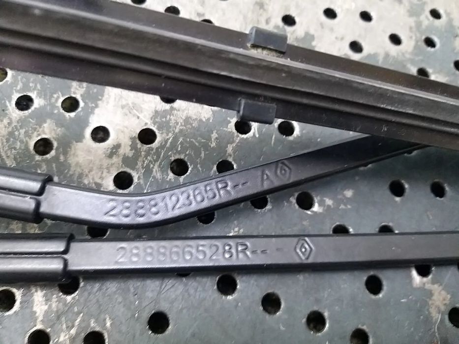 Set brate stergator parbriz renault captur 1 j5 h5 288812365r 2888665528r